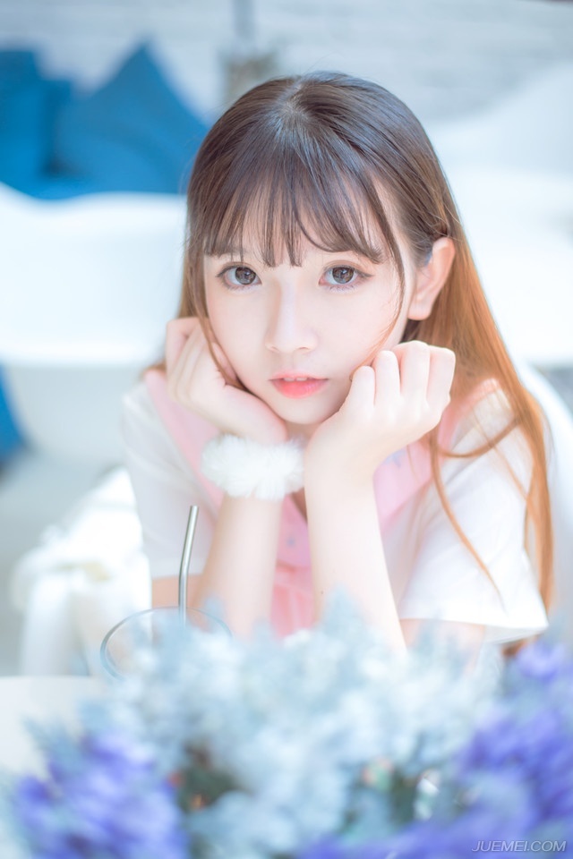 没人知道，这些年，孙权一直在暗中对付周瑜，在他的饭菜中下一些慢性毒药，就算这次周瑜不去进攻荆州，他也命不久矣，或许周瑜知道，但那又如何，现在周瑜死了，而且没人再会怀疑这些事情，因为周瑜成功的将他的死推给了荆州。